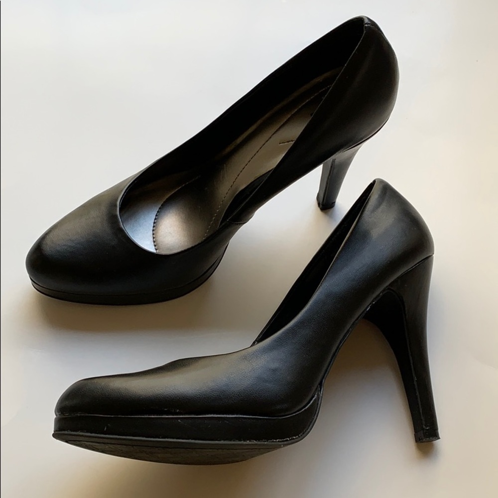 Apt. 9 Platform 4.5” Black Heels
